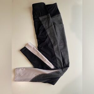 Black and Grey Activewear Leggings with White Accent and Pockets